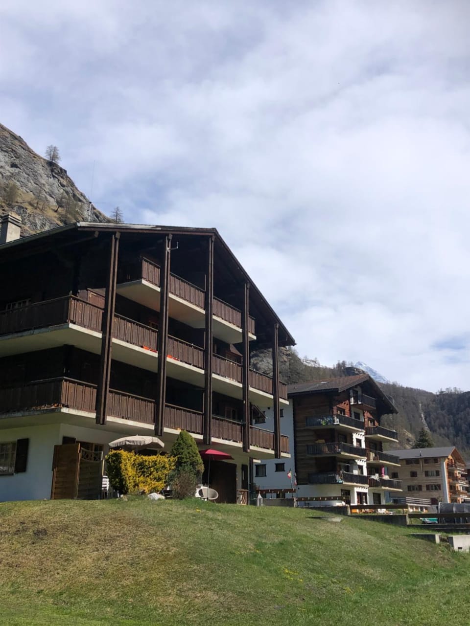 Le Cerf, magnifique studio avec jardin-terrasse et garage Apartment in Canton of Valais