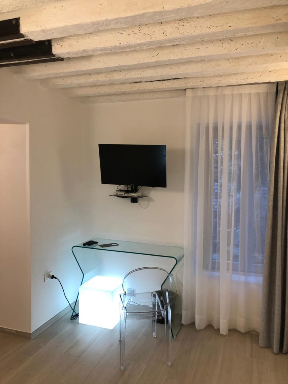 TV and multimedia, Seating area