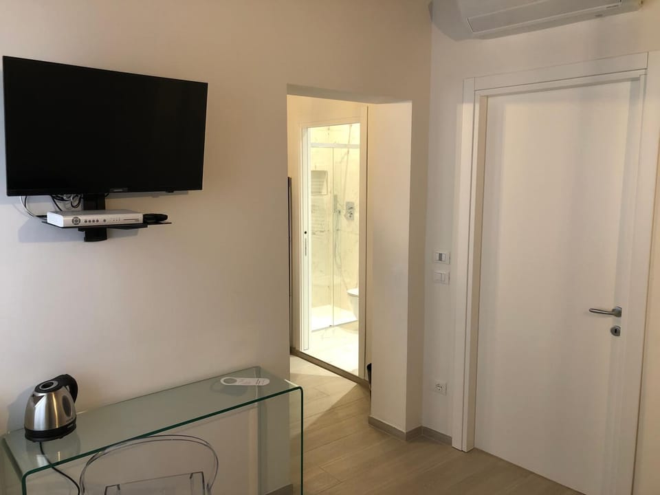 Bathroom, Living room
