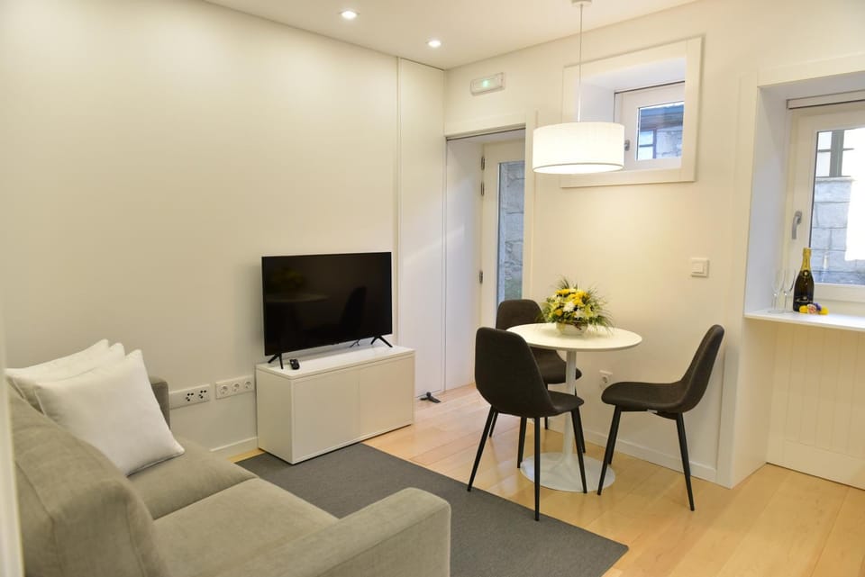 Communal lounge/ TV room, Dining area