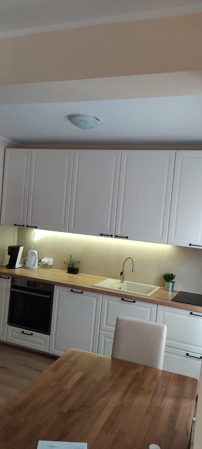 Kitchen or kitchenette, Dining area, stove