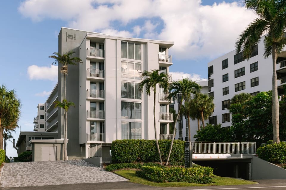Property building, Balcony/Terrace