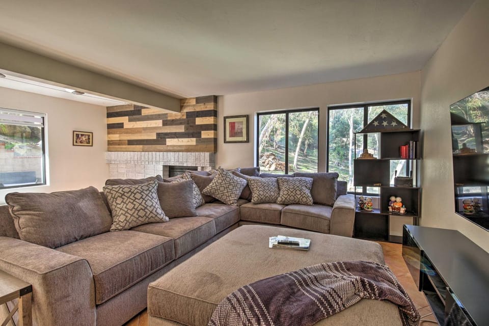 Spacious El Cajon Villa - 14 Mi to Downtown! House in Casa De Oro-Mount