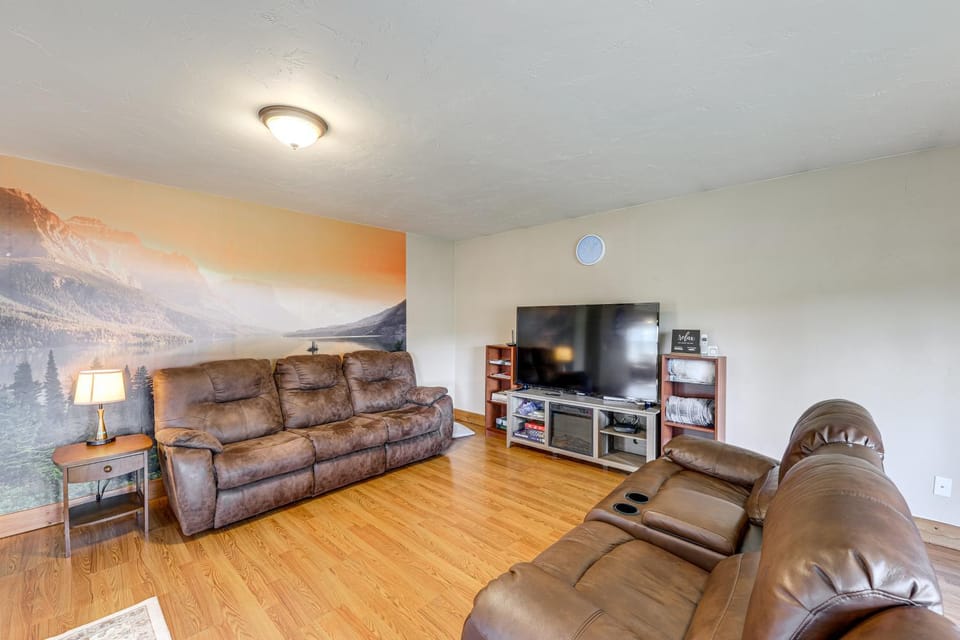Columbia Falls Private Retreat: Pool Table & Deck! House in Columbia Falls