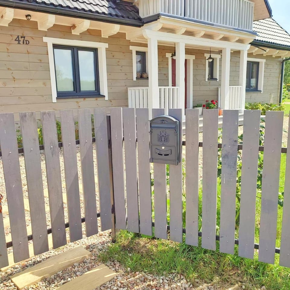 Property building, Day