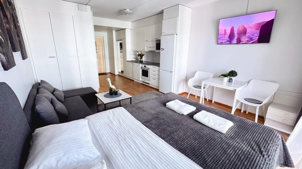 Bed, TV and multimedia, Photo of the whole room, Seating area, Dining area, kitchen