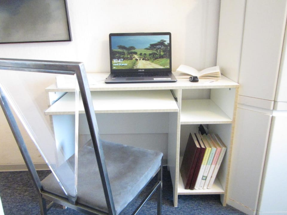 Business facilities, Seating area