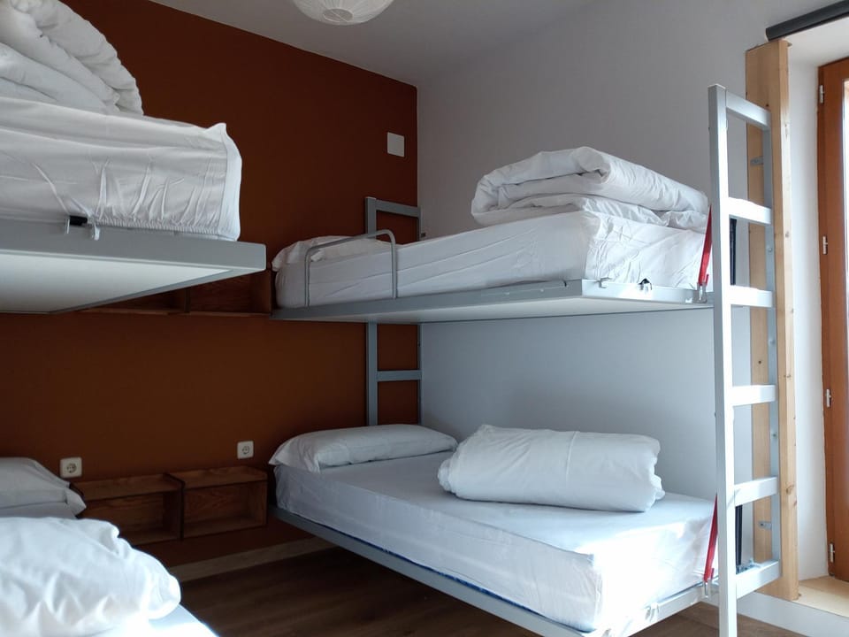 Bedroom, bunk bed