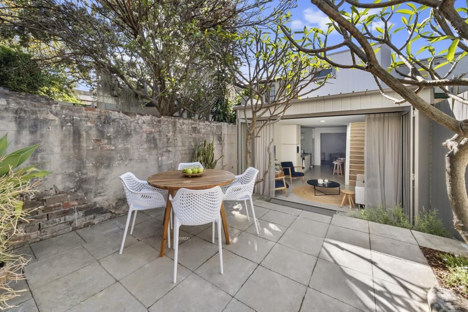BRID112G - Urban Serenity Apartment in Sydney