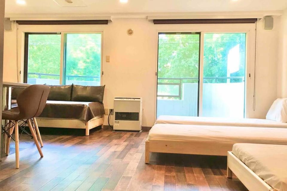 Living room, Bedroom, internet