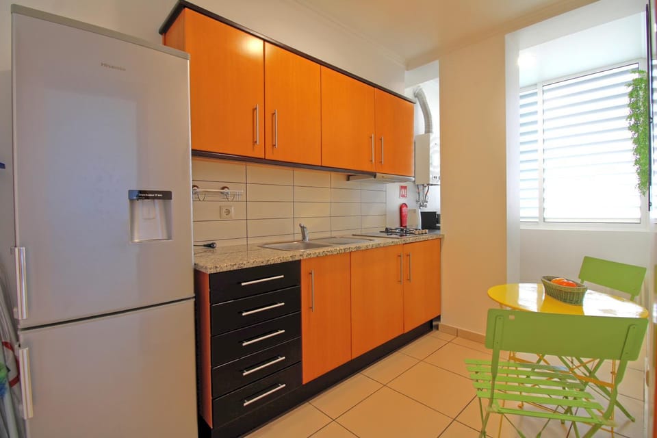 Kitchen or kitchenette, Dining area, stove