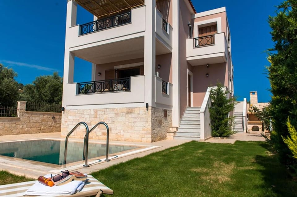 Property building, Facade/entrance, Garden