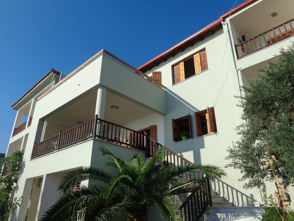 Property building, Day