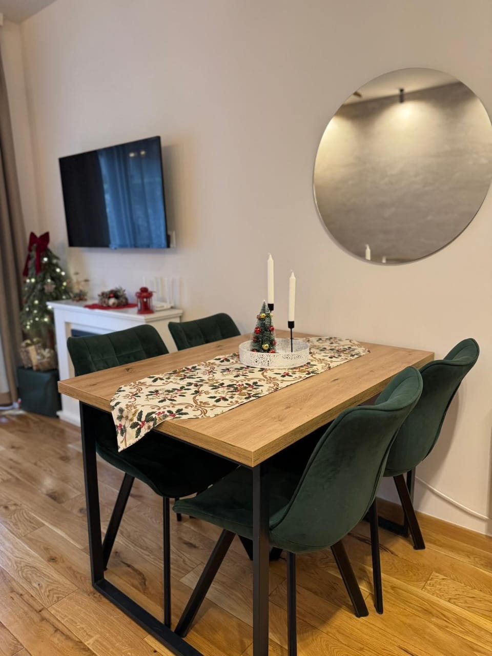 Living room, Seating area, Dining area