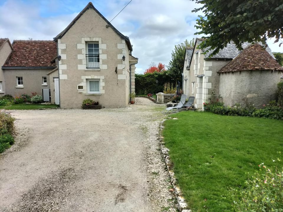 Le clos des augers. Chambre Descartes Bed and Breakfast in Centre-Val de Loire