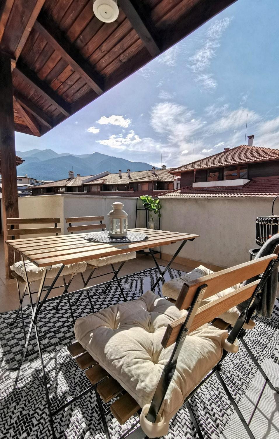 Balcony/Terrace, Mountain view