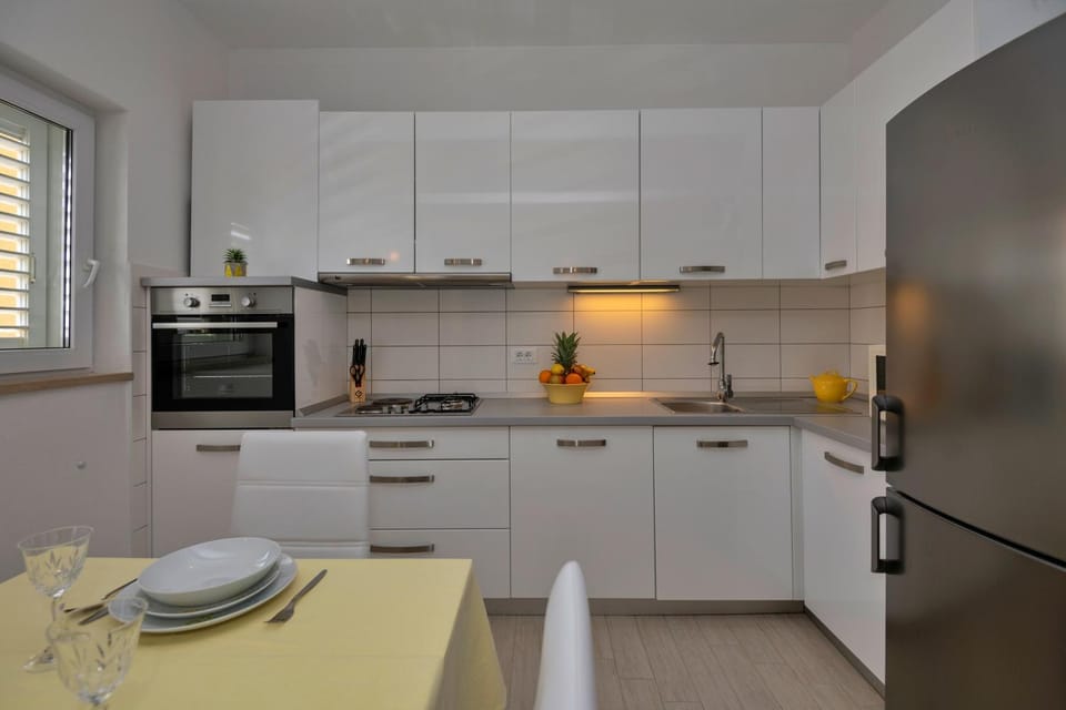 Apartment with big and free private parking Apartment in Makarska