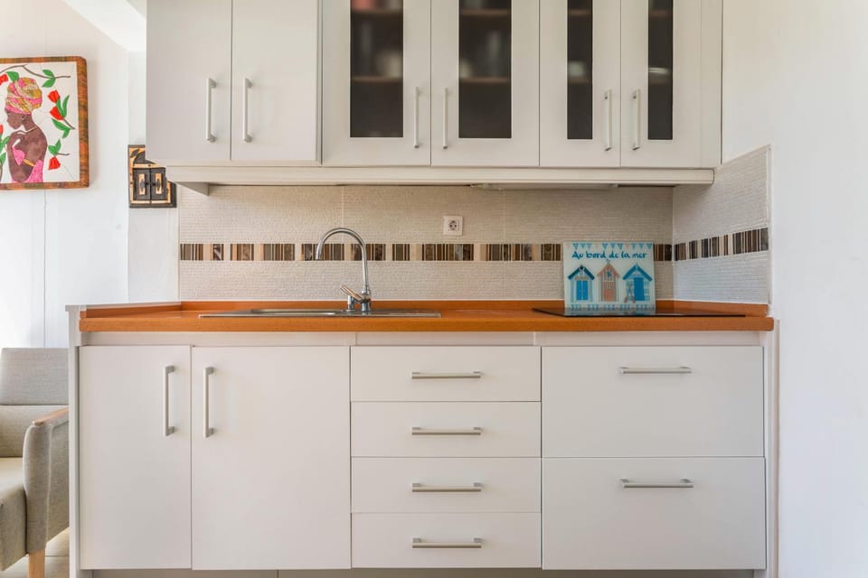 Kitchen or kitchenette, Living room