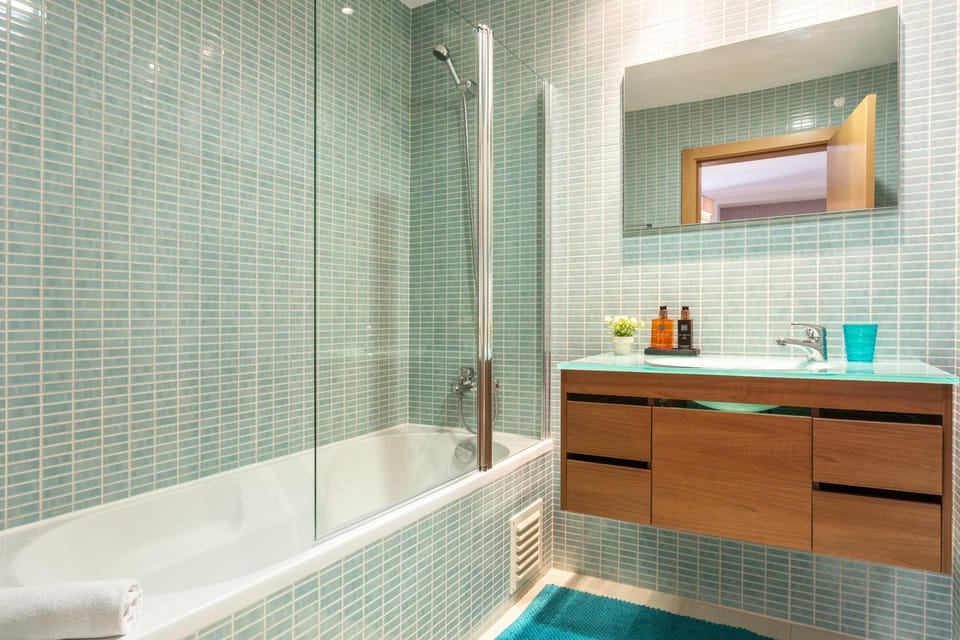 Bathroom, Bath