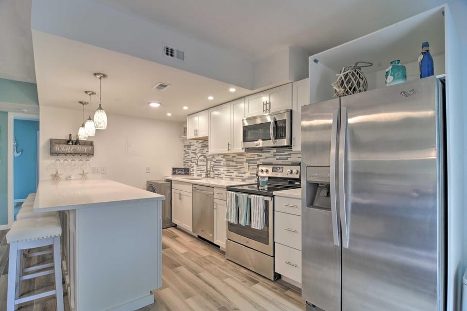 Walk to Ocean: St Pete Beach Condo w/ Pool Access House in Sunset Beach