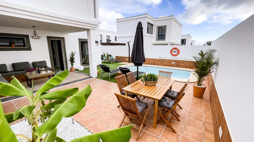Villa Magma Villa in Playa Blanca