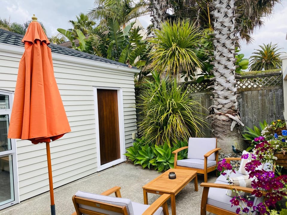 Takapuna Guest House Bed and Breakfast in Auckland