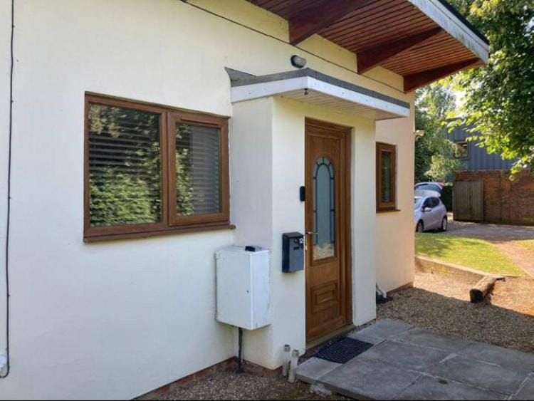 CV225AA 1 Bedroom-Near Rugby School-Ground Floor-WiFi-Self Check In Apartment in Rugby