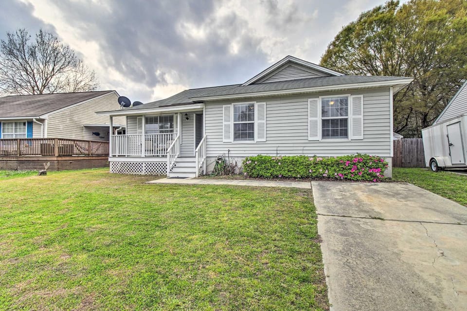 Home ~ 7 Miles to Savannah Historic District! House in Jasper County