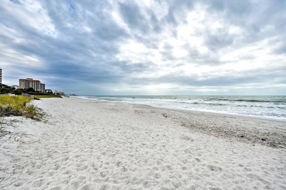 Renovated Naples Oasis w/ Pool: 2 Mi to Beach House in Naples Park