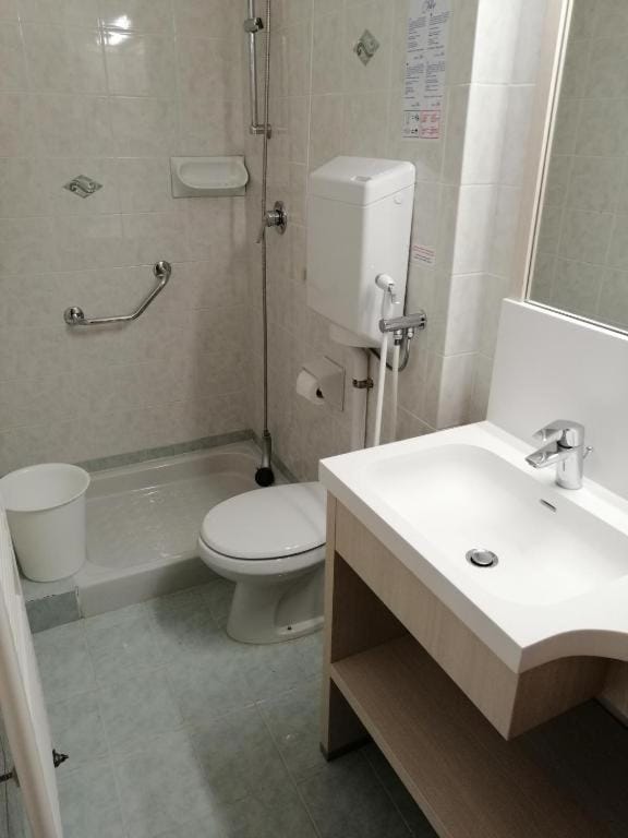 HOTEL ASTOR Apartment in Limone Sul Garda