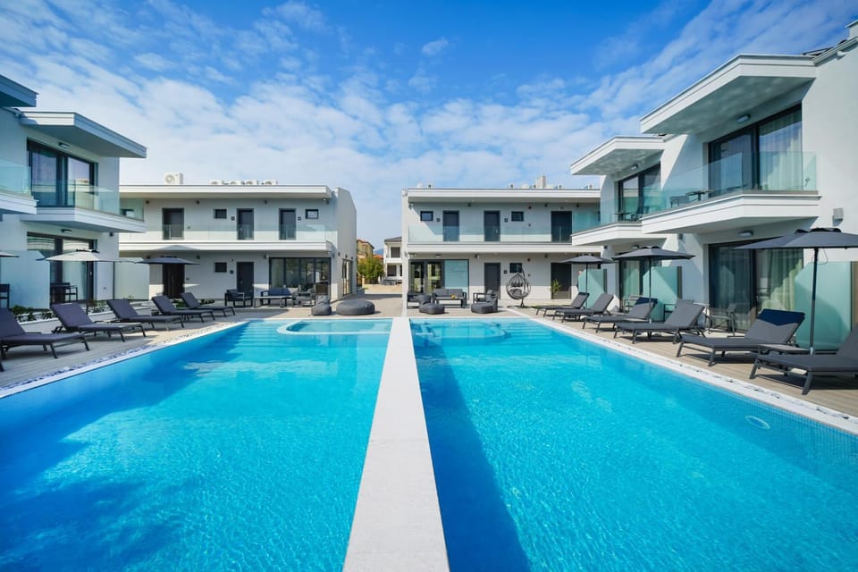 Property building, Swimming pool