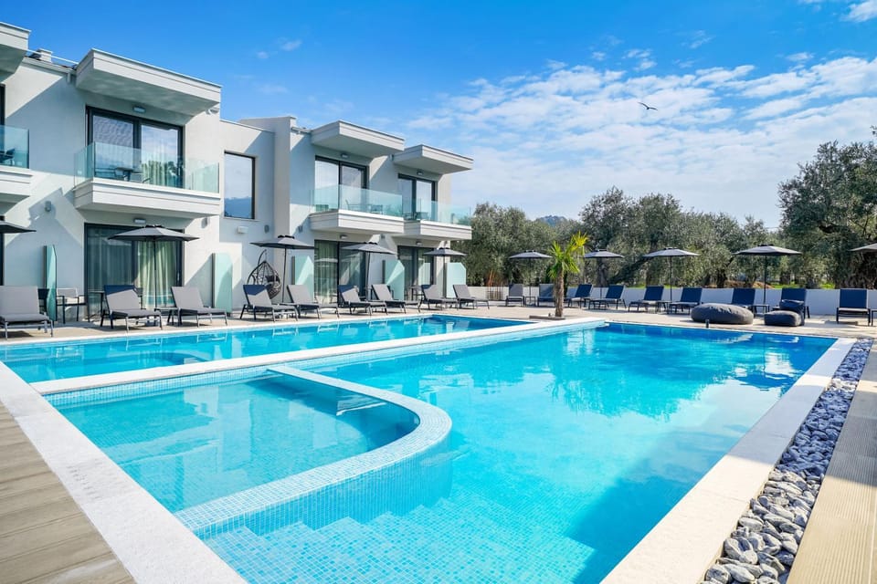 Property building, Swimming pool