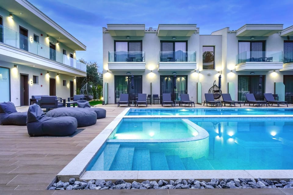 Property building, Swimming pool
