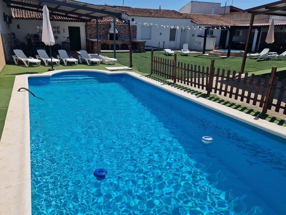 Casa Rural ¨Villa Vivares¨ 3* House in Extremadura, Spain