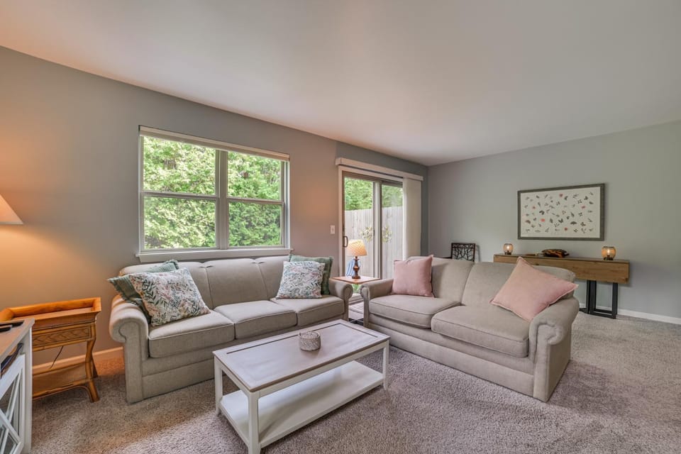 Harbor Springs Winter Retreat ~ 6 Mi to Skiing! House in Harbor Springs