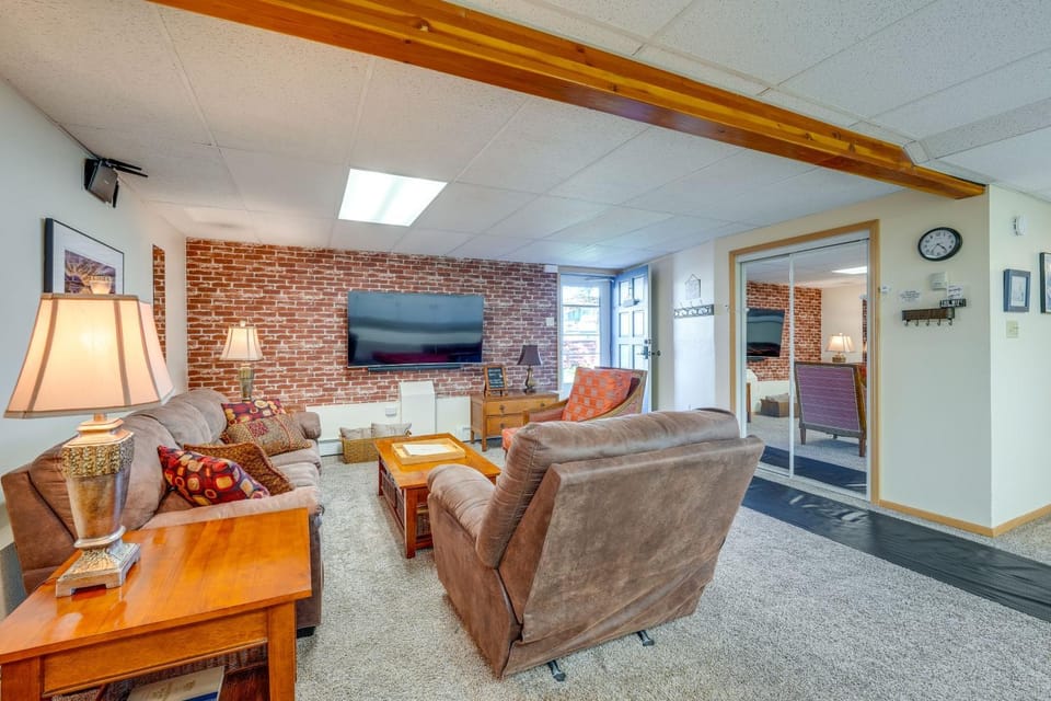 Anchorage Apt: Home Base for Alaska Adventure! Apartment in Anchorage