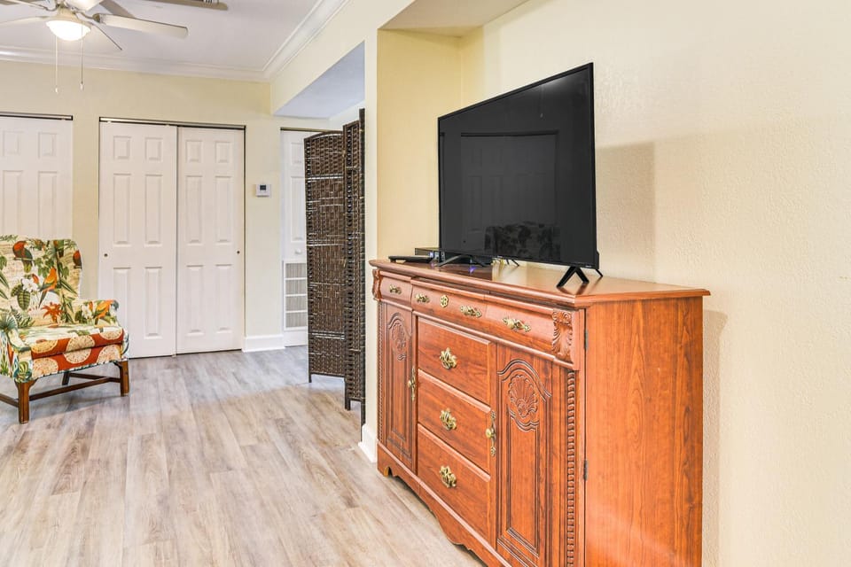 Unit 3 Blocks Gulf to Beaches Historical Museum! Apartment in Pass-a-Grille