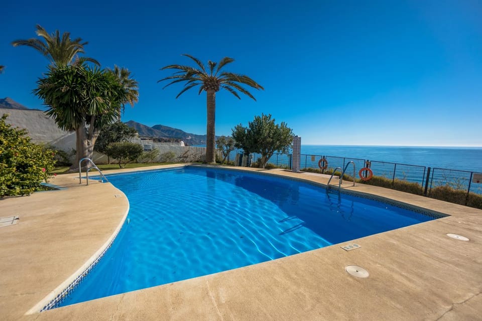 TUHILLO 1i MENYBER Apartment in Nerja