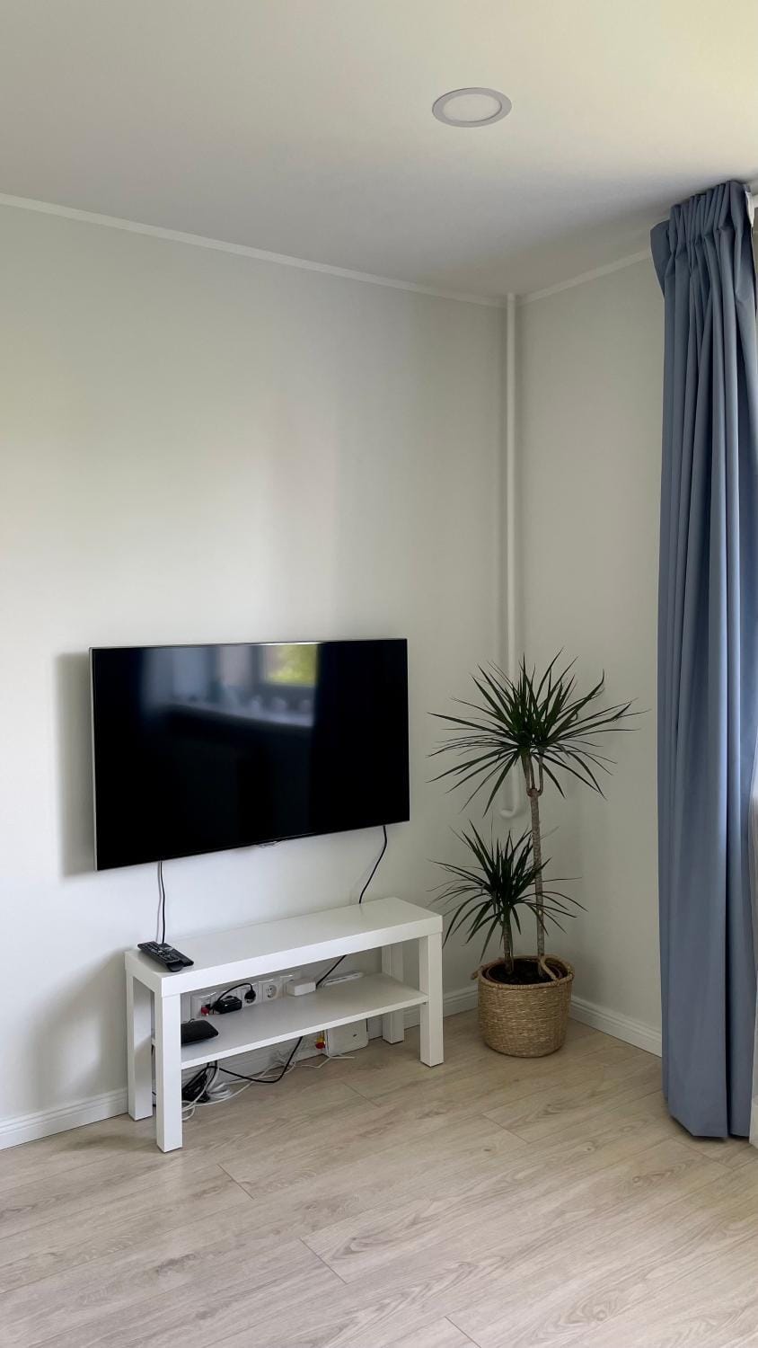 TV and multimedia, locker