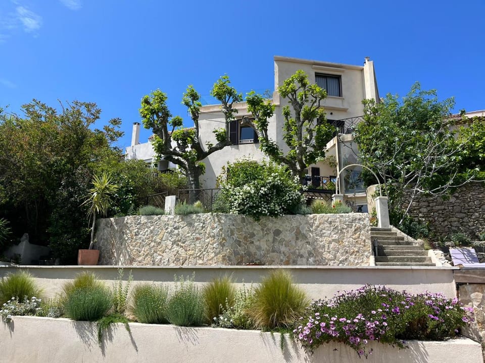 Property building, Garden