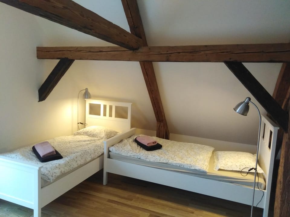 Bed, Photo of the whole room, Bedroom, towels
