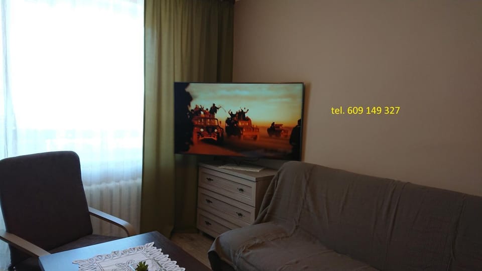 Communal lounge/ TV room, TV and multimedia, Seating area