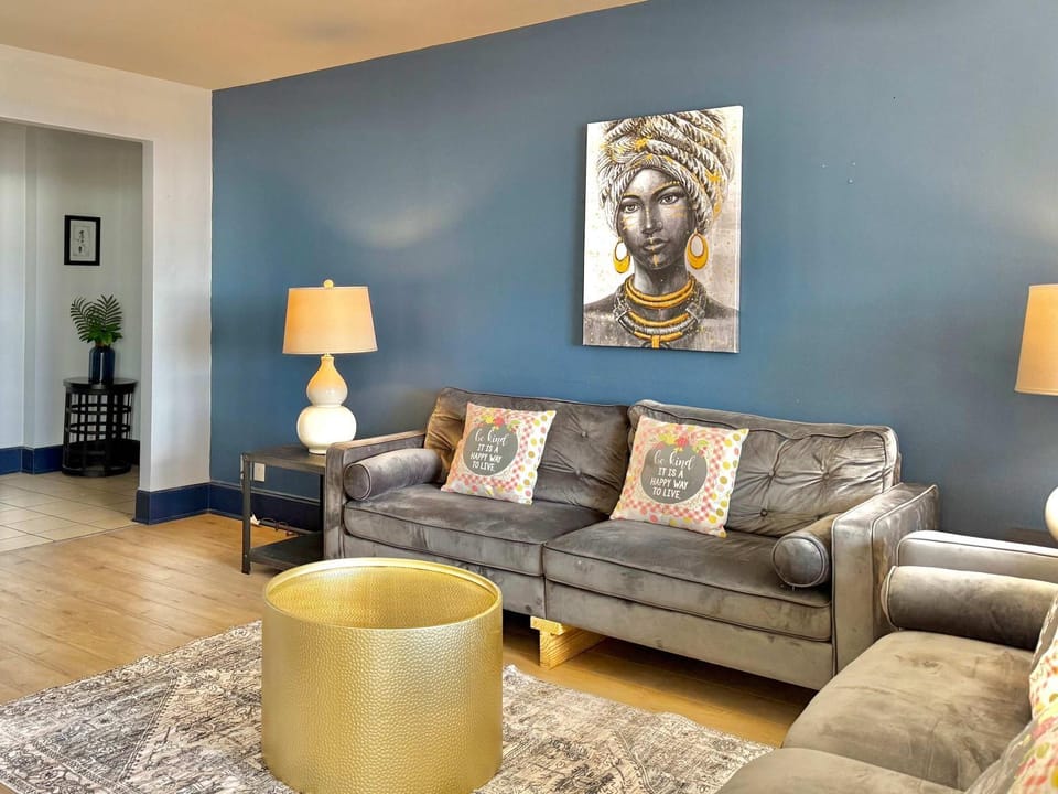 Heart ATL Downtown 3B2B Condos LM 06s Apartment in Atlanta