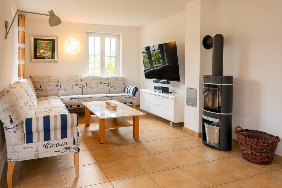 C 3 Reethaus Löwe mit Außenwhirlpool und Sauna House in Mecklenburg-Vorpommern, Germany