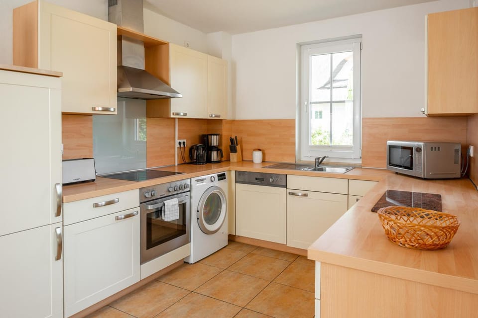 C 8 Reethaus REMY -Luxus mit Schwimmbad Dampfbad und Saunen und großen Grundstück exklusiv House in Mecklenburg-Vorpommern, Germany