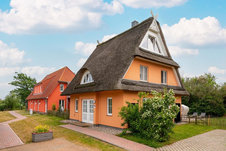 C 8 Reethaus REMY -Luxus mit Schwimmbad Dampfbad und Saunen und großen Grundstück exklusiv House in Mecklenburg-Vorpommern, Germany