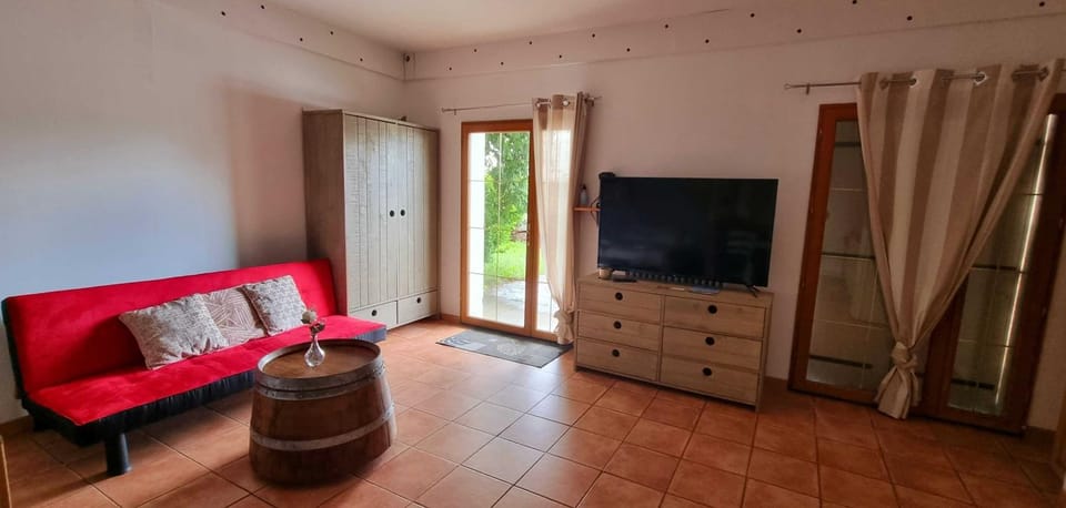 Communal lounge/ TV room, Balcony/Terrace, Living room, Seating area