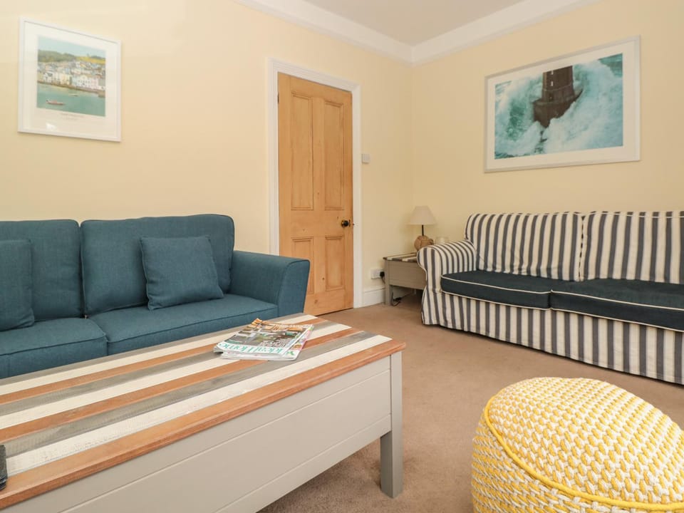 5 Fairview Road House in Dartmouth