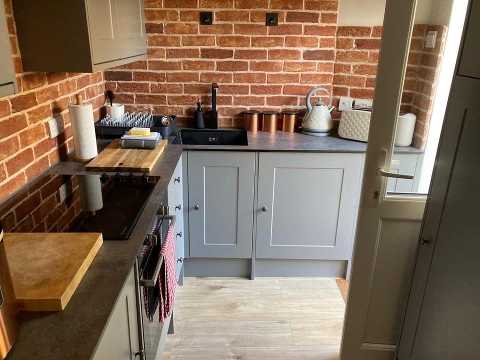 Coffee/tea facilities, pet friendly, kitchen