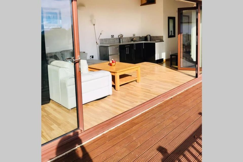 Great couples accommodation with beautiful sea view Apartment in Lyme Regis